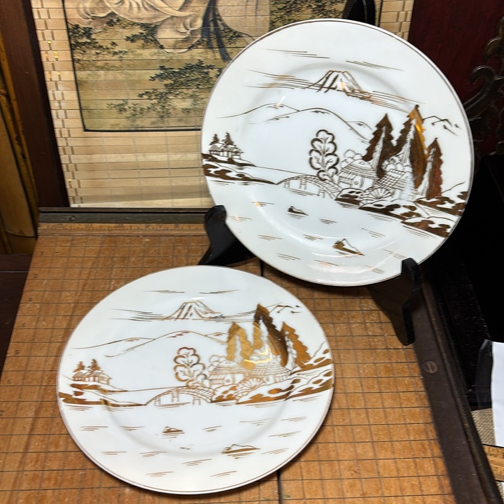 Kutani Gold Countryside Pair of Plates 7.5”D Japanese Scenic Porcelain VGVC